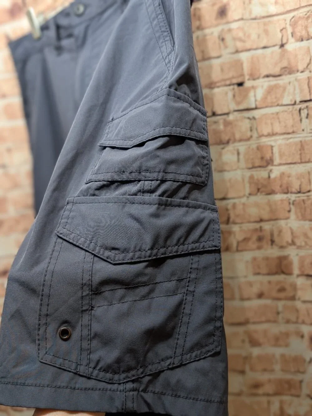 Iron Co. Men's Cargo Shorts in Charcoal Gray Size 32